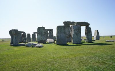 A Day Tour to Stonehenge, Avery, Lacock, and Castle Combe in England from Bath