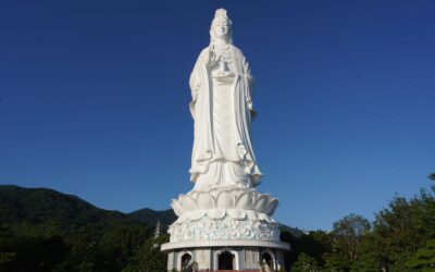 Chùa Linh Ứng and Tháp Xá Lợi Temples, Danang, Vietnam