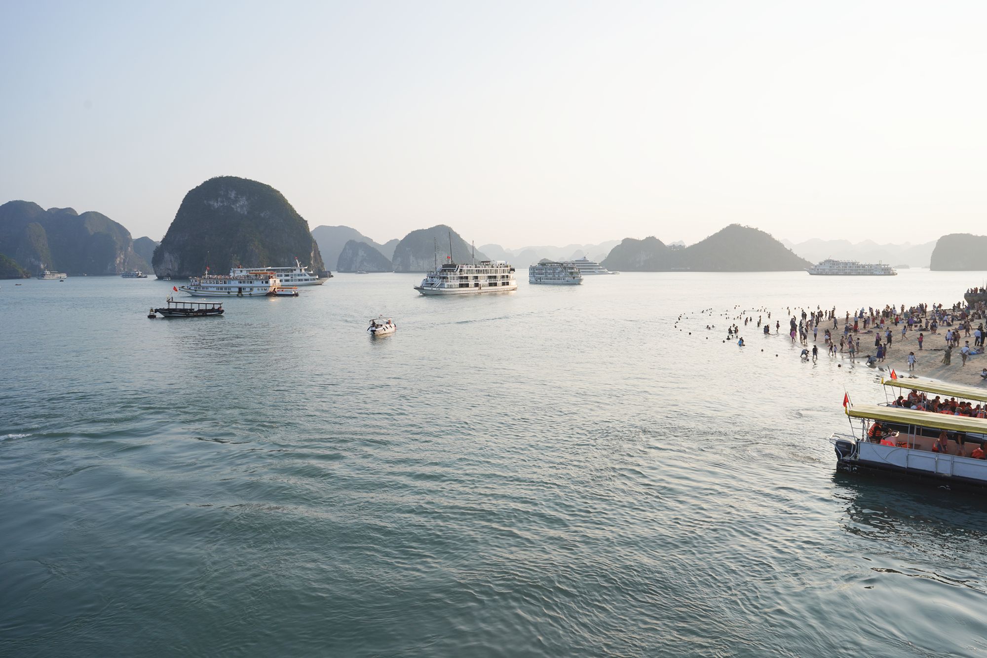 Halong Bay Day Trip, Hanoi, Vietnam