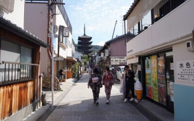 Hōkan-ji Temple, Ninenzaka Street, Sannenzaka Street, and Kiyomizu-dera Temple, Tokyo, Japan