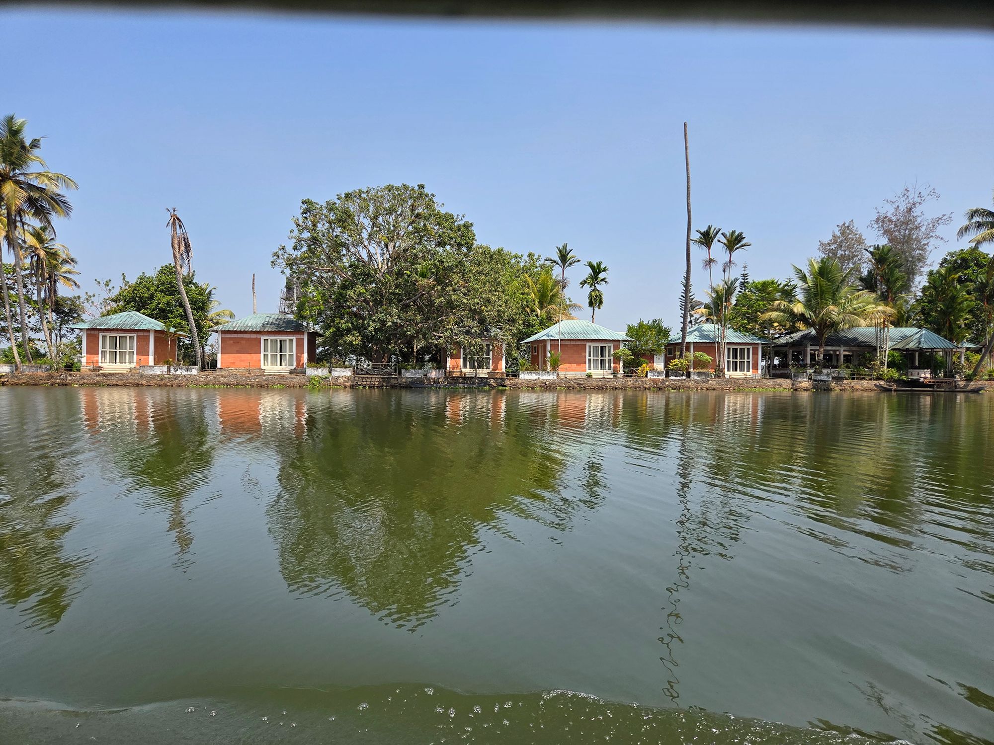 Kerala Backwaters (10) Kerala Backwaters (10)