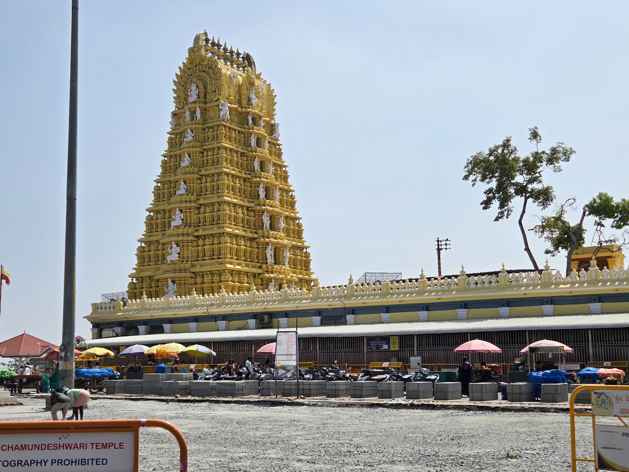 Sri Chamundeshwari and Keshava Temple (7) Sri Chamundeshwari and Keshava Temple (7)