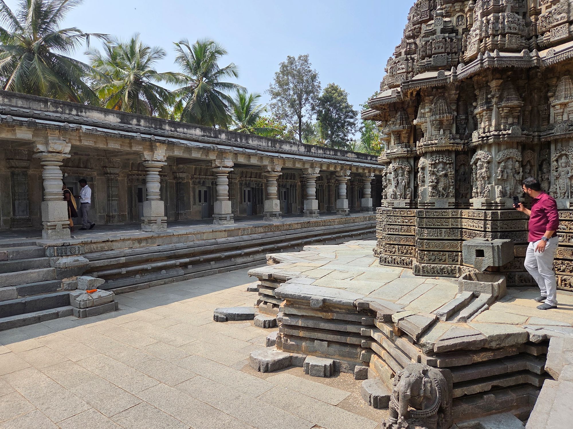 Sri Chamundeshwari and Keshava Temple (70) Sri Chamundeshwari and Keshava Temple (70)