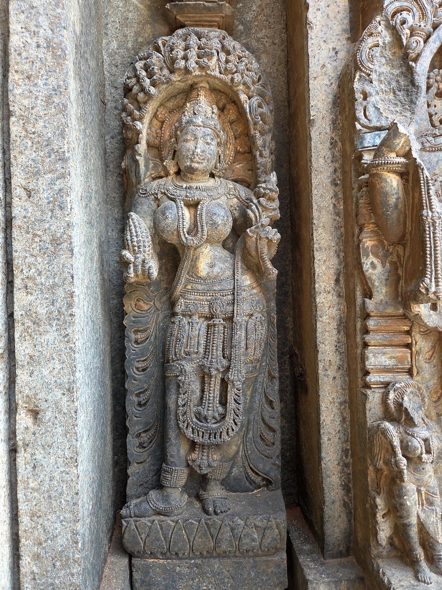 Sri Chamundeshwari and Keshava Temple (79) Sri Chamundeshwari and Keshava Temple (79)