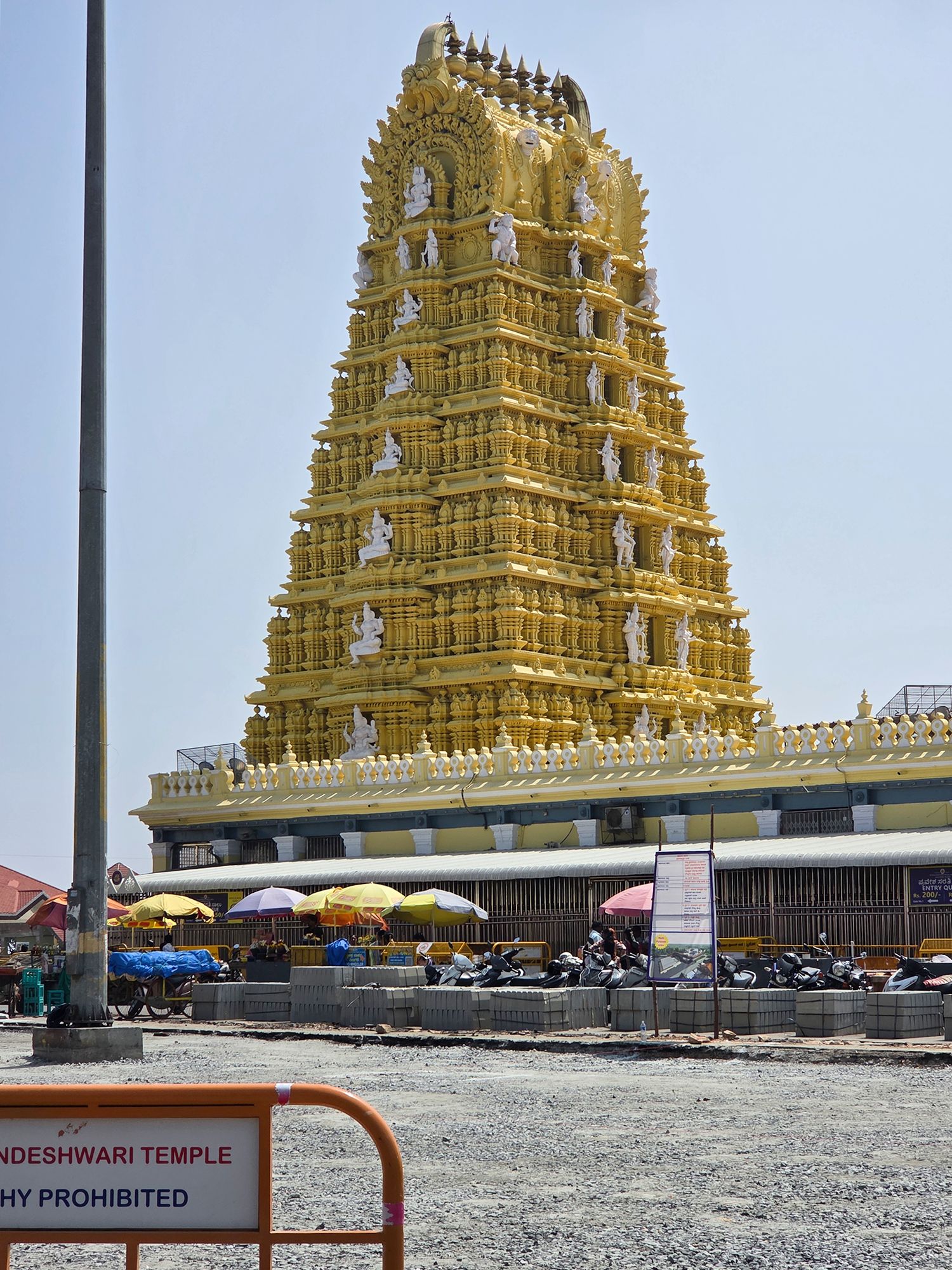 Sri Chamundeshwari and Keshava Temple (8) Sri Chamundeshwari and Keshava Temple (8)