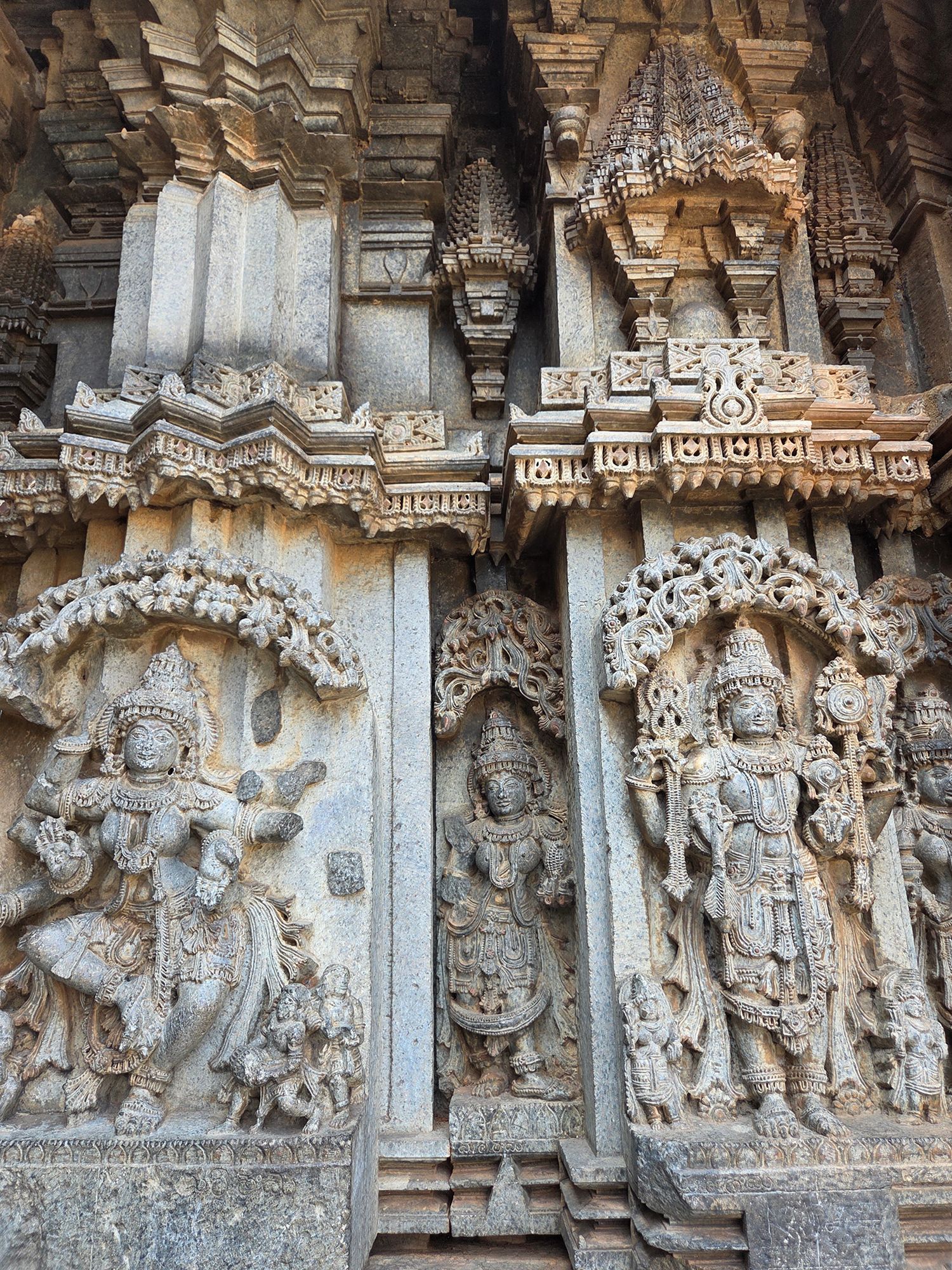 Sri Chamundeshwari and Keshava Temple (83) Sri Chamundeshwari and Keshava Temple (83)