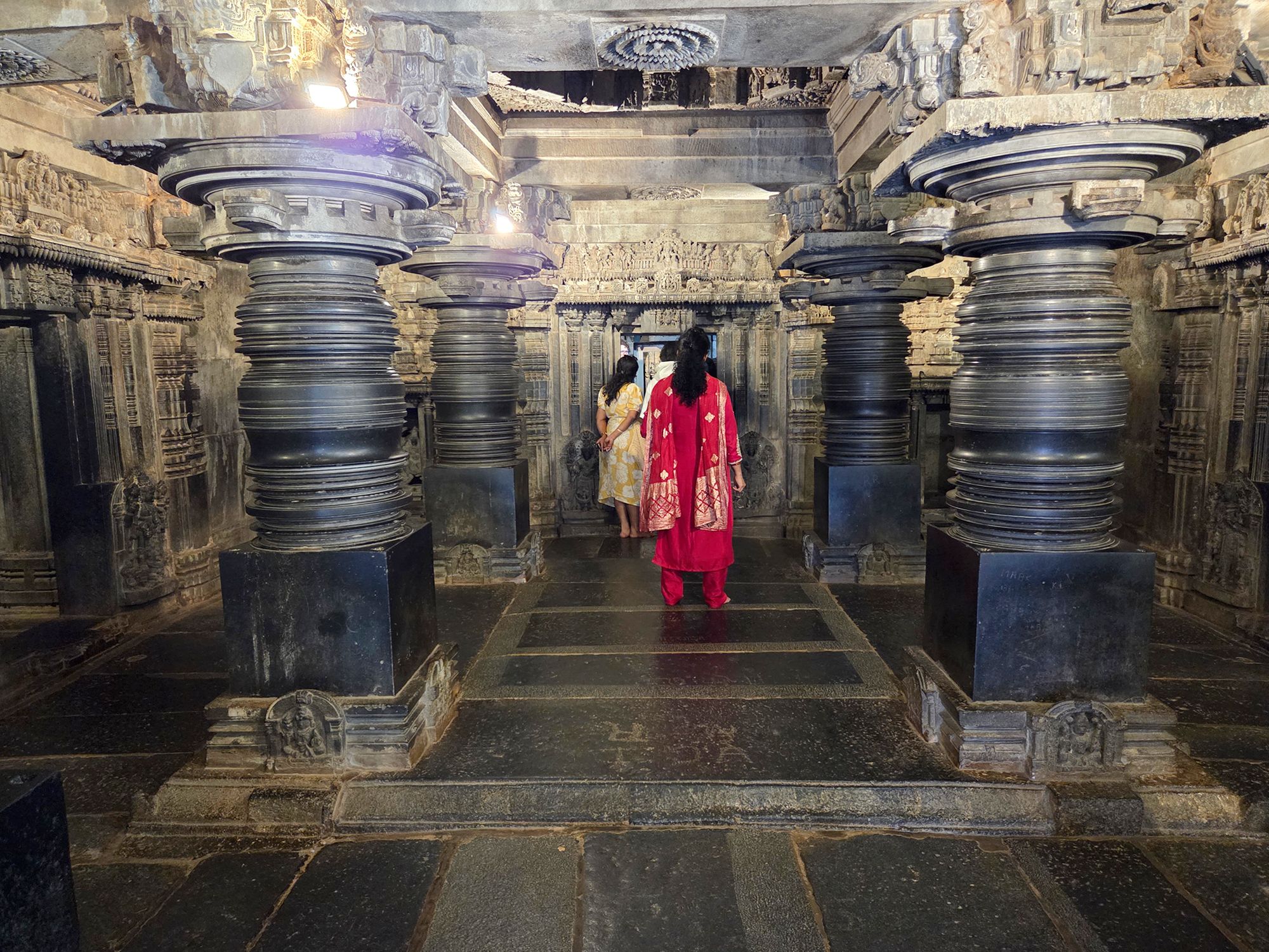 Sri Chamundeshwari and Keshava Temple (86) Sri Chamundeshwari and Keshava Temple (86)