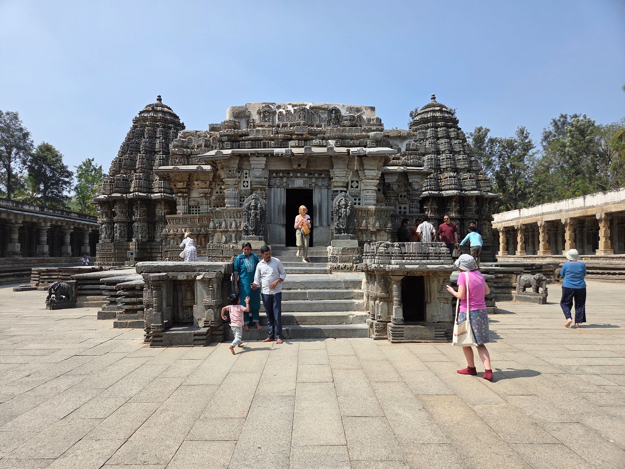 Sri Chamundeshwari and Keshava Temple (89) Sri Chamundeshwari and Keshava Temple (89)