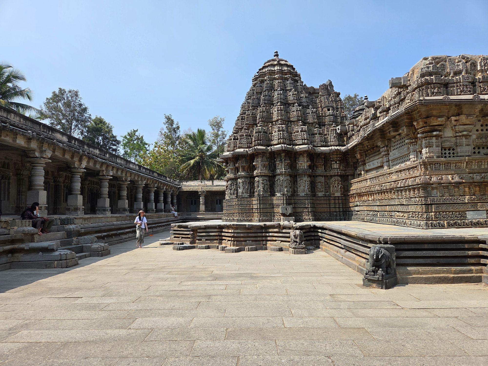 Sri Chamundeshwari and Keshava Temple (91) Sri Chamundeshwari and Keshava Temple (91)