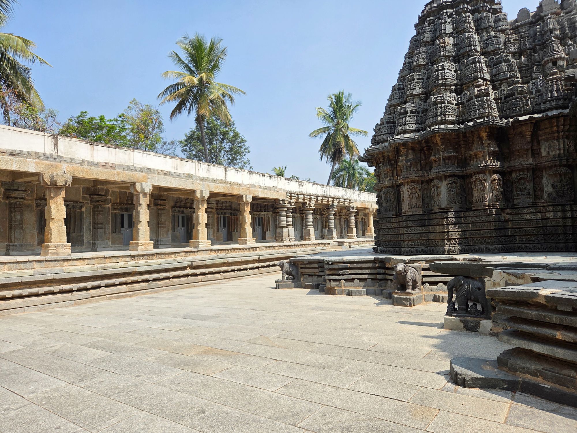 Sri Chamundeshwari and Keshava Temple (96) Sri Chamundeshwari and Keshava Temple (96)