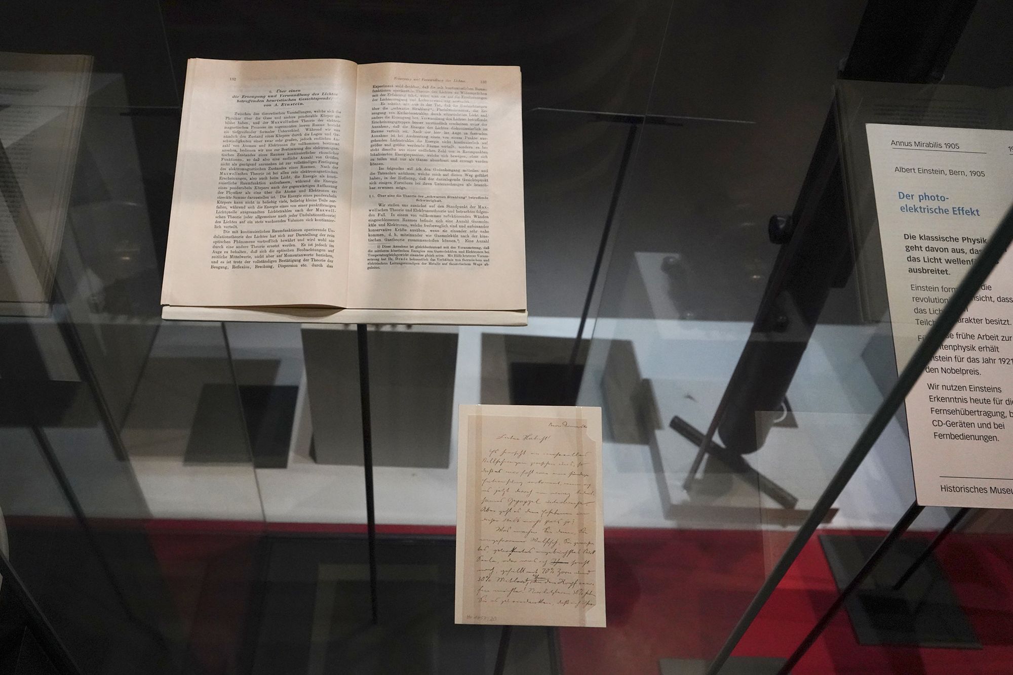 Bernisches Historisches Museum – Einstein I (120) Bernisches Historisches Museum – Einstein I (120)