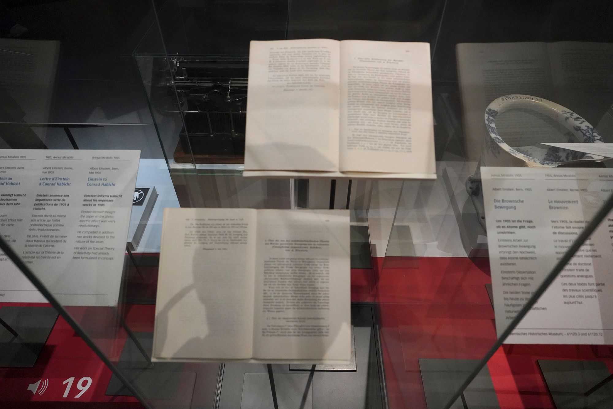 Bernisches Historisches Museum – Einstein I (122) Bernisches Historisches Museum – Einstein I (122)