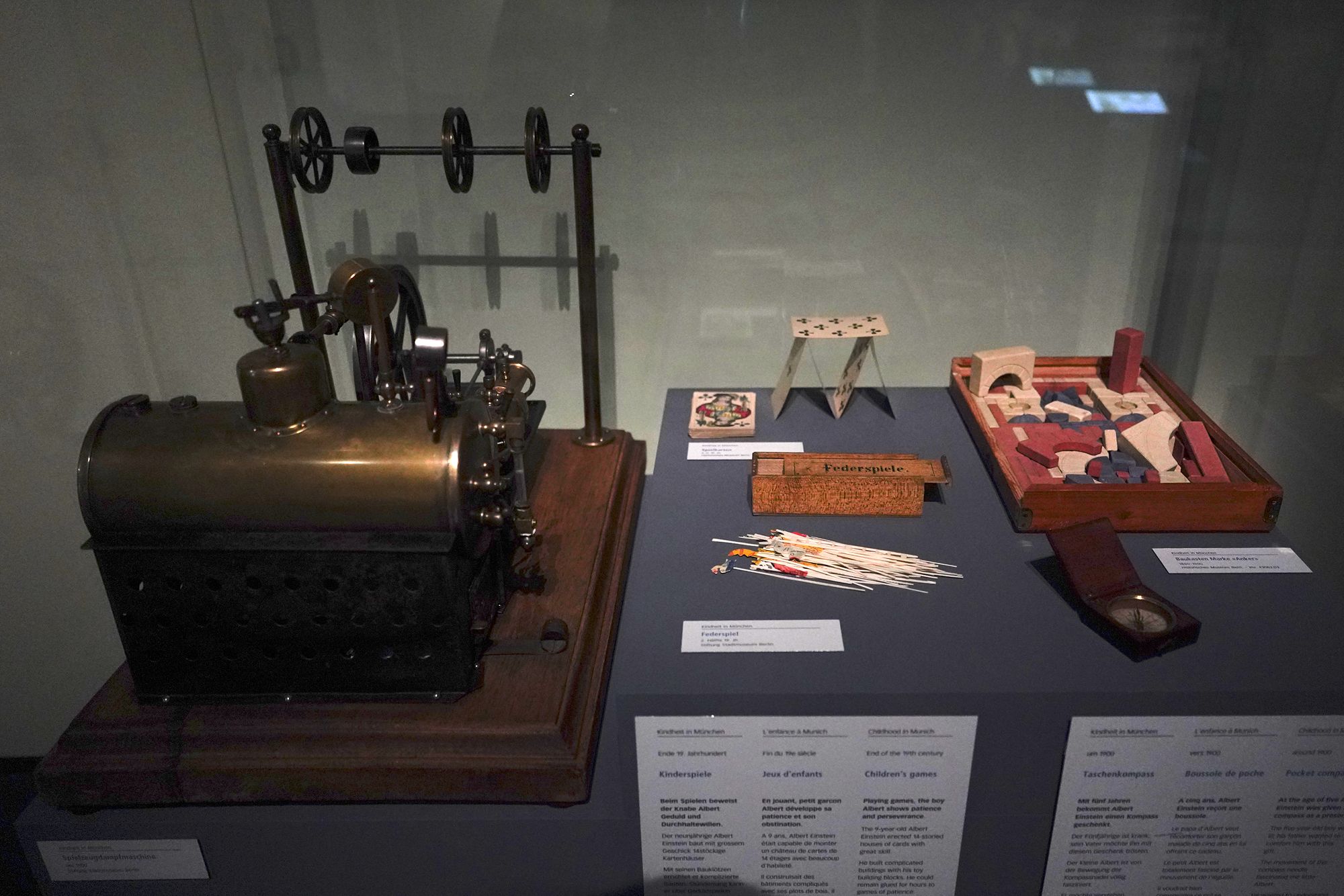Bernisches Historisches Museum – Einstein I (34) Bernisches Historisches Museum – Einstein I (34)