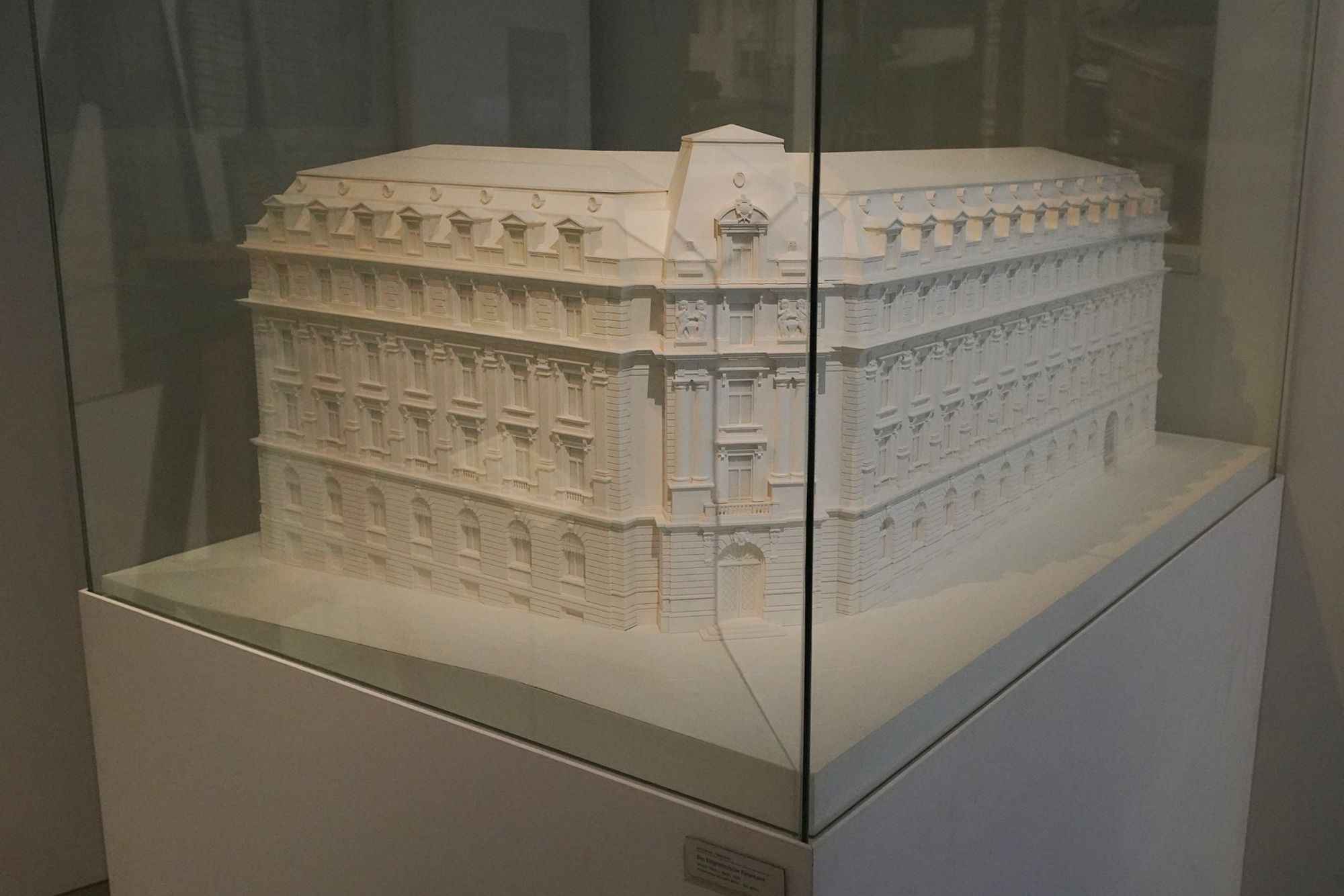 Bernisches Historisches Museum – Einstein I (97) Bernisches Historisches Museum – Einstein I (97)