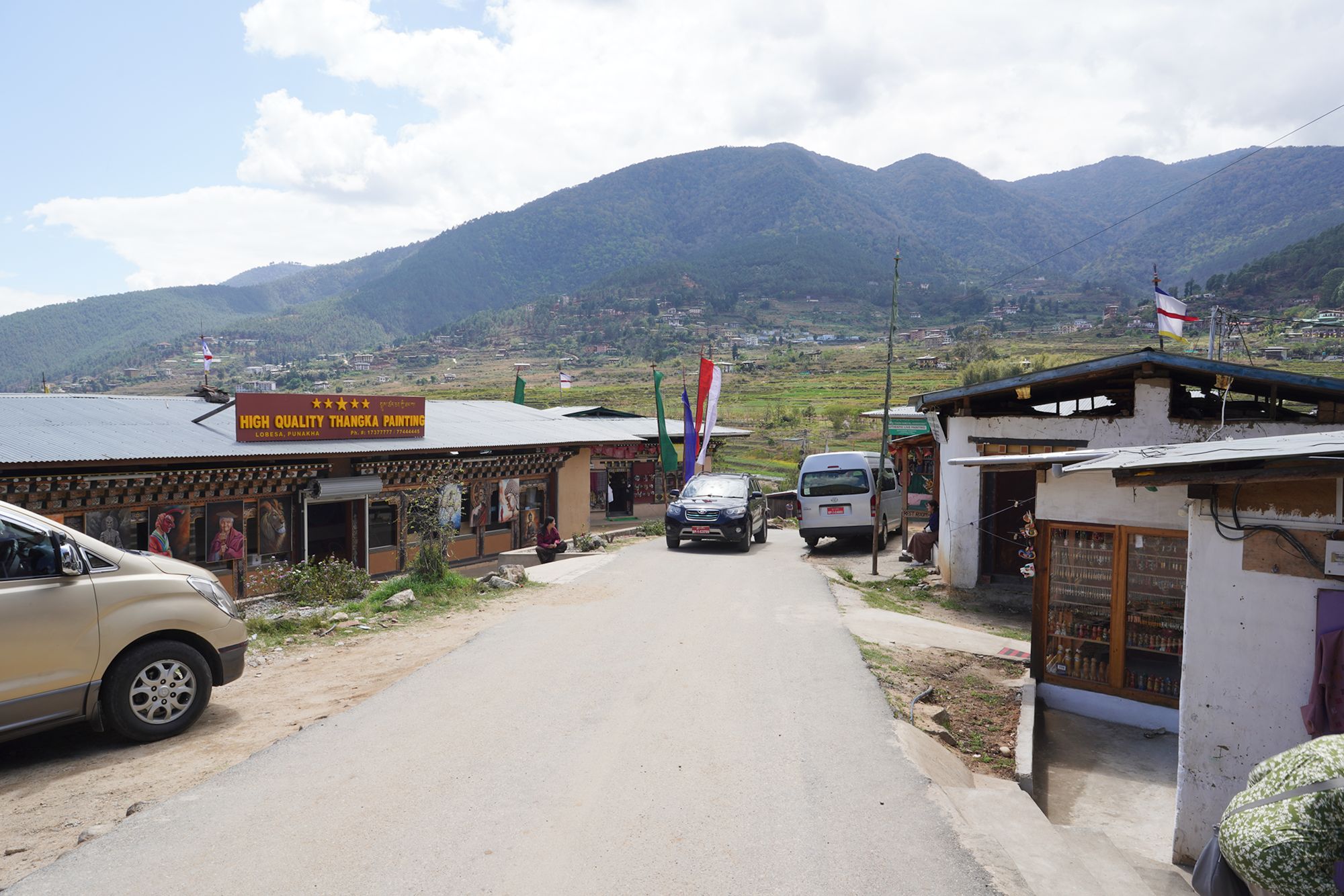 Bhutan – Buddha Dordenma, Dochula Pass, Chimi Lhakhang (107)