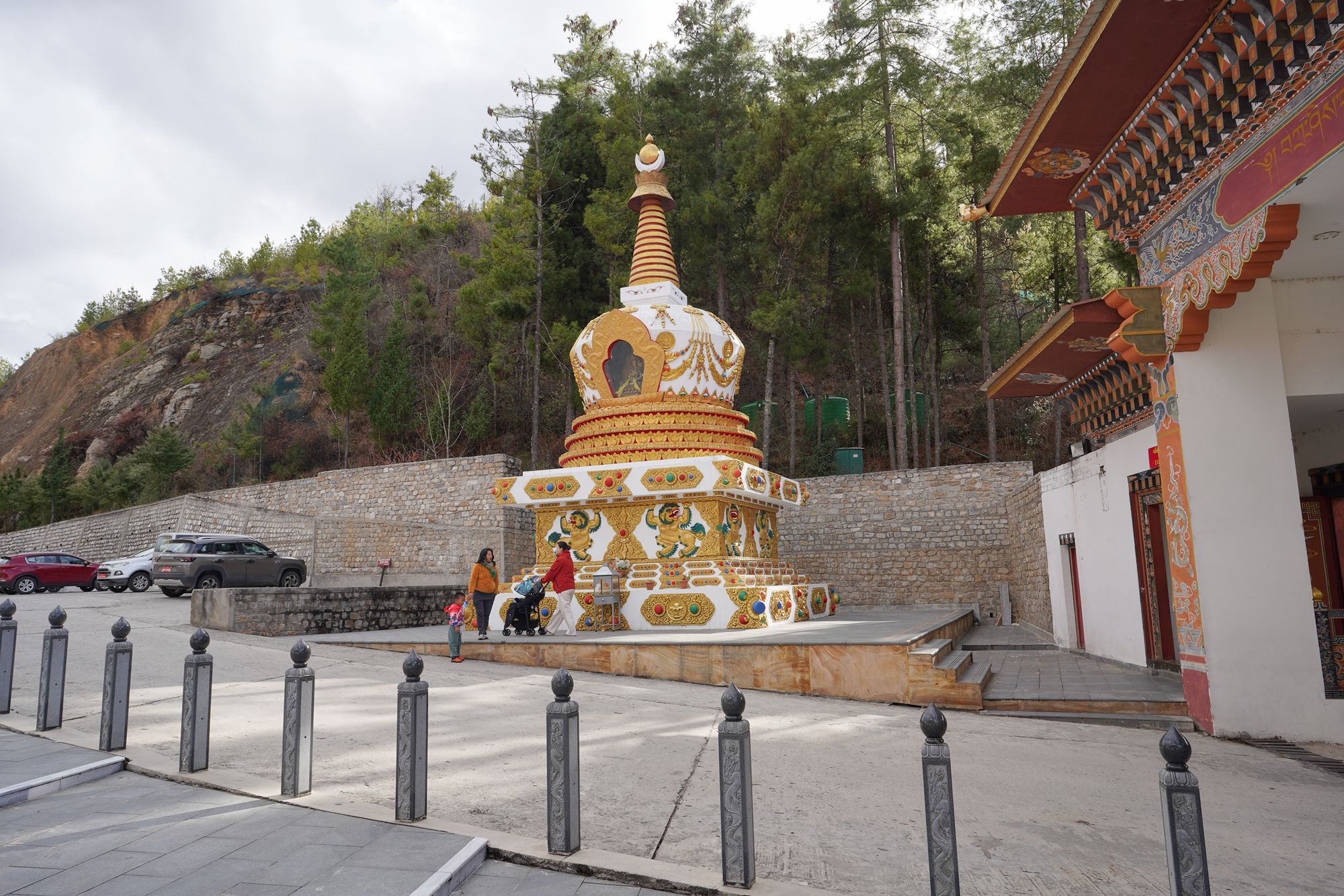 Bhutan – Buddha Dordenma, Dochula Pass, Chimi Lhakhang (11)