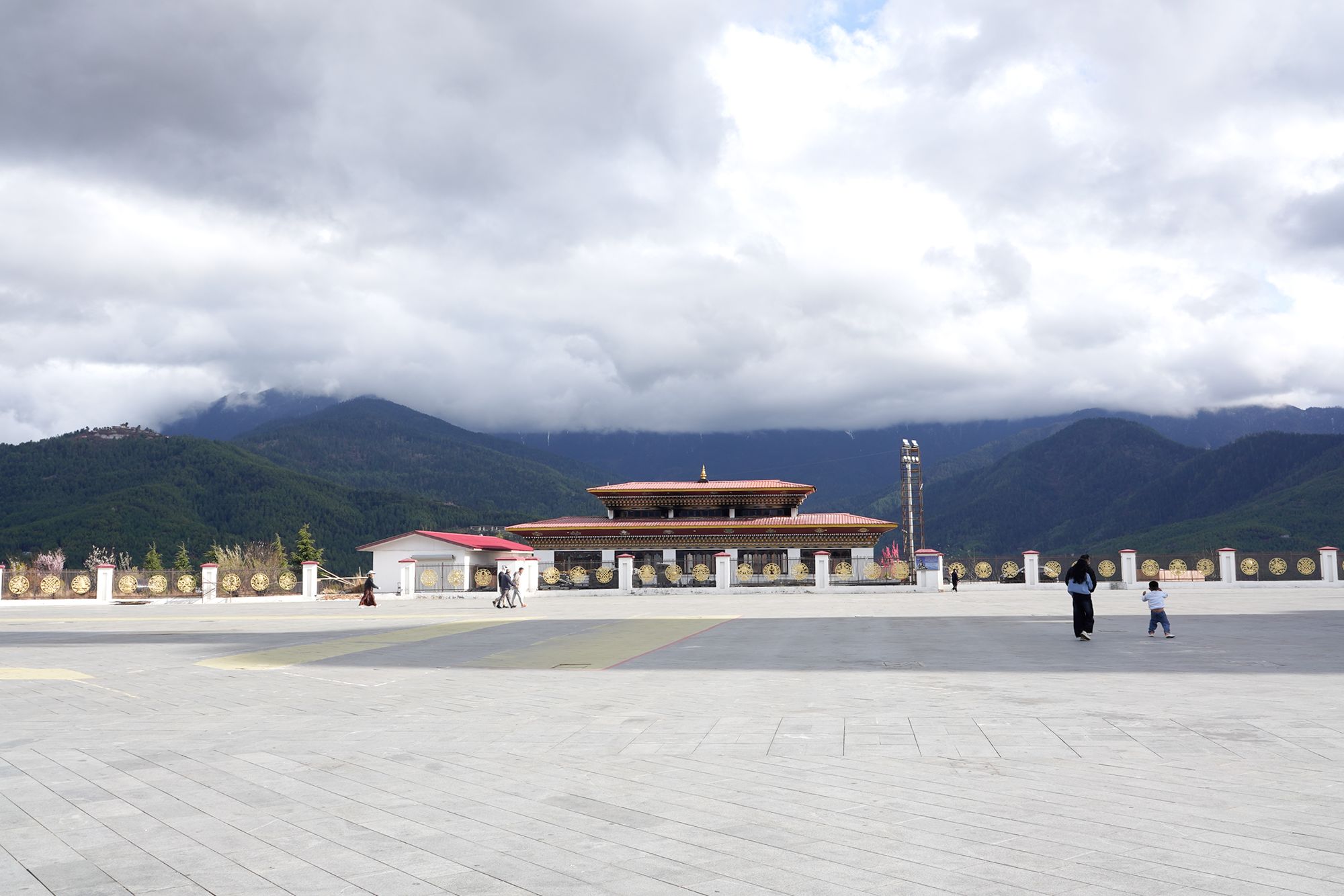 Bhutan – Buddha Dordenma, Dochula Pass, Chimi Lhakhang (16)