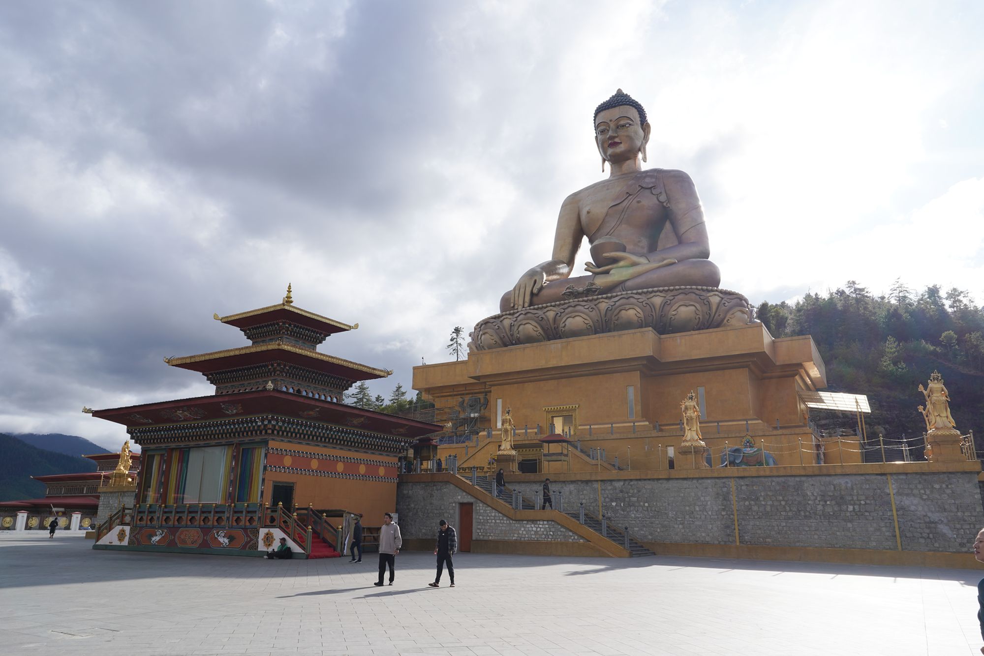 Bhutan – Buddha Dordenma, Dochula Pass, Chimi Lhakhang (17)