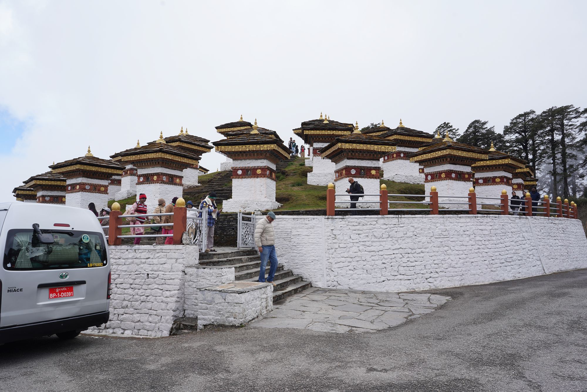 Bhutan – Buddha Dordenma, Dochula Pass, Chimi Lhakhang (40)