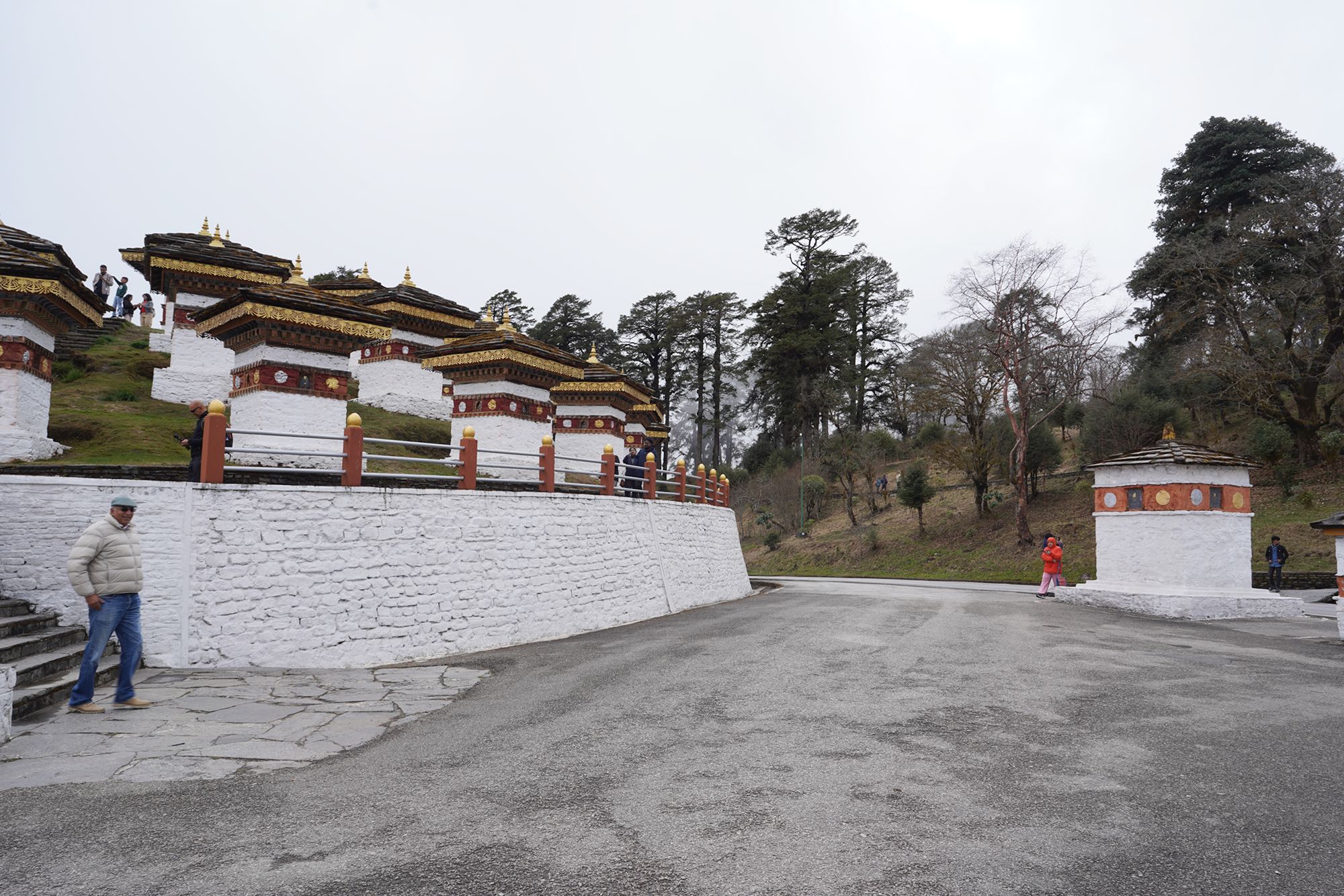 Bhutan – Buddha Dordenma, Dochula Pass, Chimi Lhakhang (41)