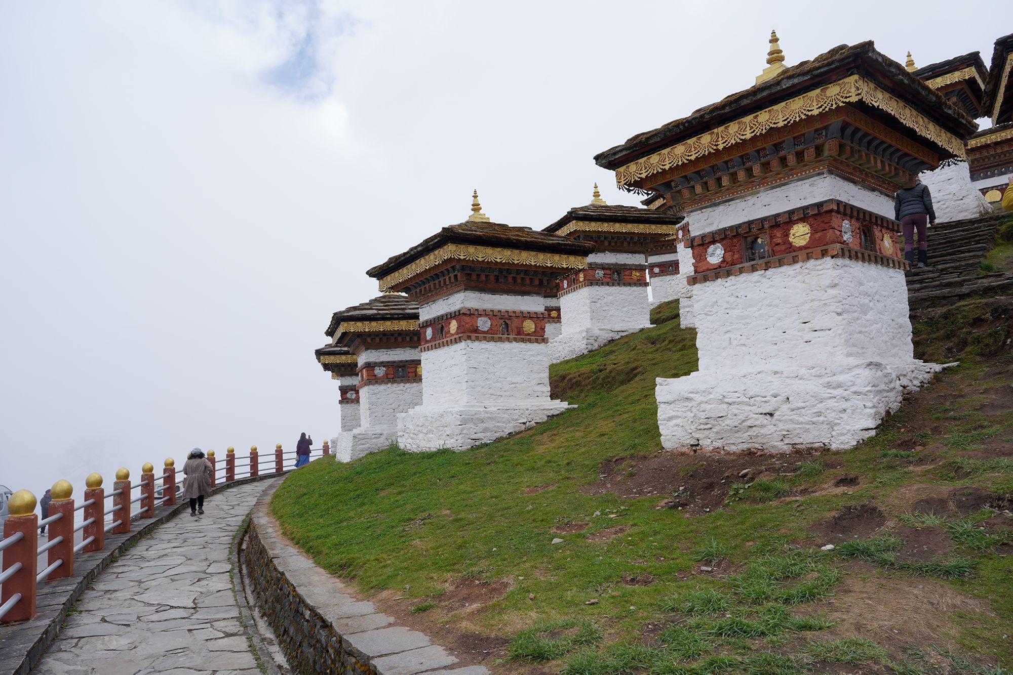 Bhutan – Buddha Dordenma, Dochula Pass, Chimi Lhakhang (44)