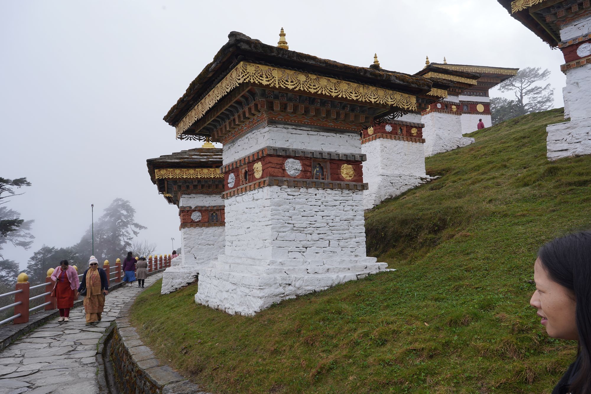 Bhutan – Buddha Dordenma, Dochula Pass, Chimi Lhakhang (51)