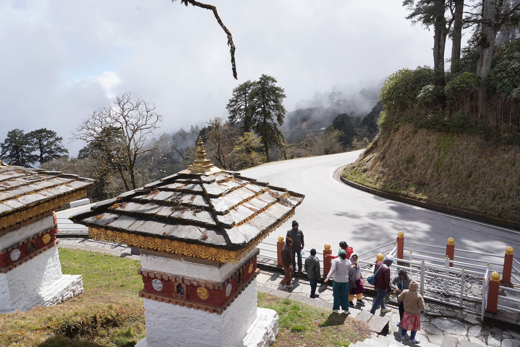 Bhutan – Buddha Dordenma, Dochula Pass, Chimi Lhakhang (57)