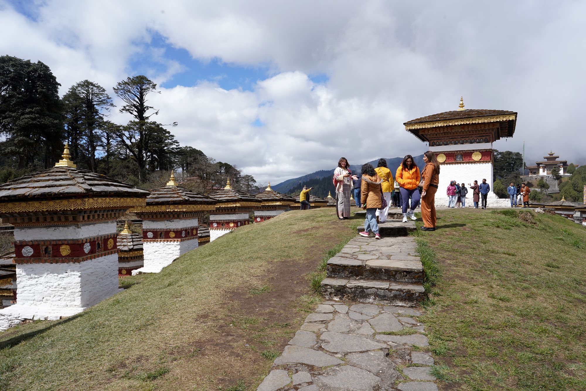 Bhutan – Buddha Dordenma, Dochula Pass, Chimi Lhakhang (61)