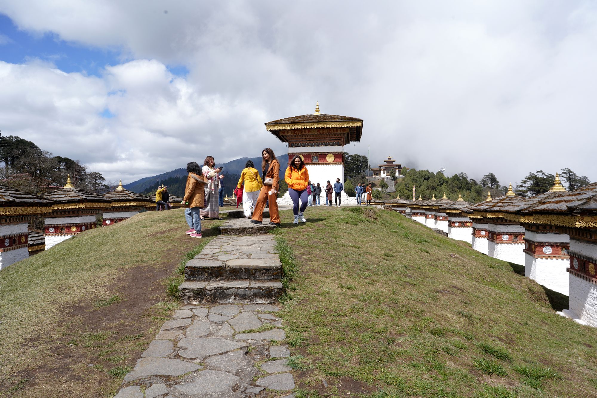 Bhutan – Buddha Dordenma, Dochula Pass, Chimi Lhakhang (62)