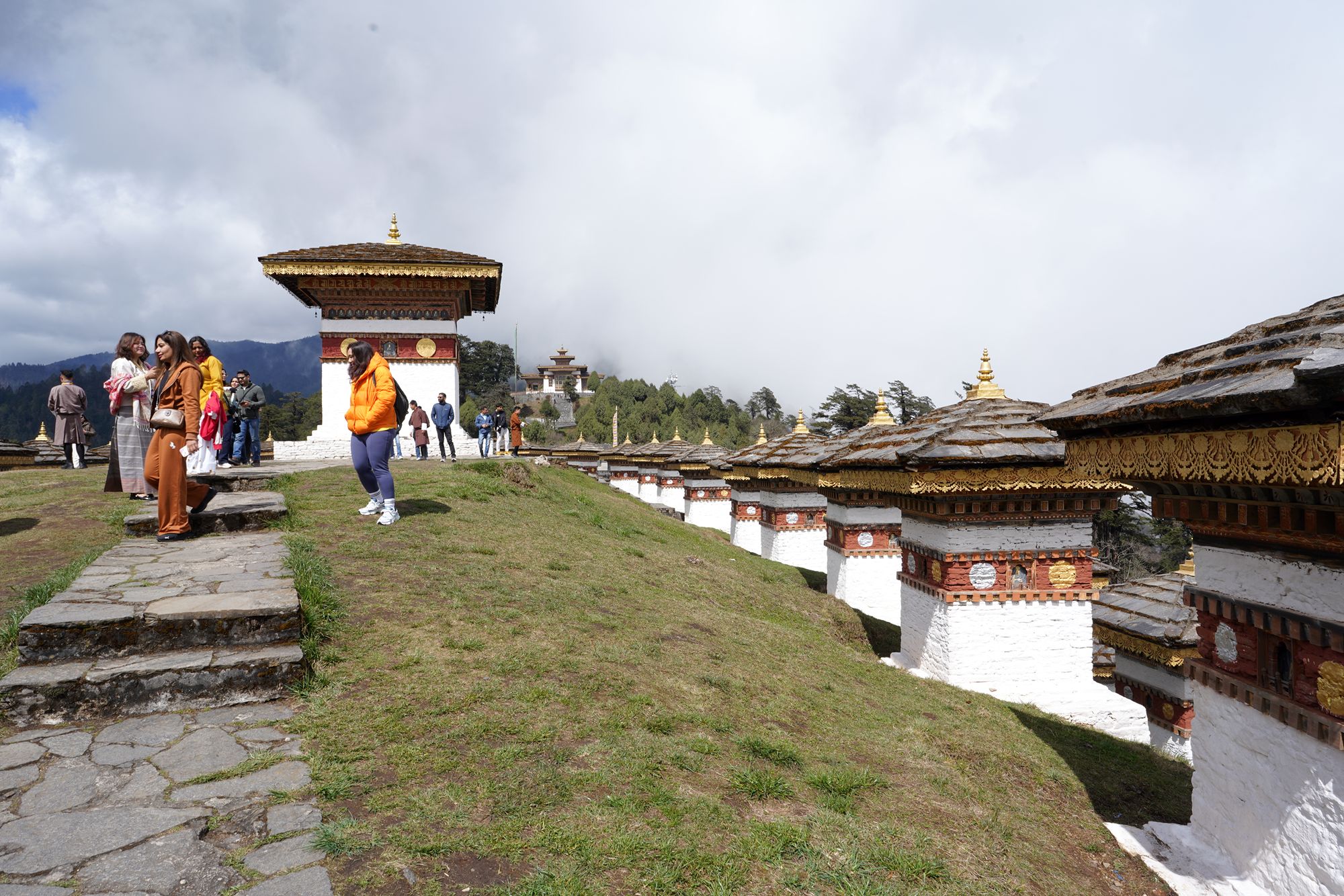 Bhutan – Buddha Dordenma, Dochula Pass, Chimi Lhakhang (63)