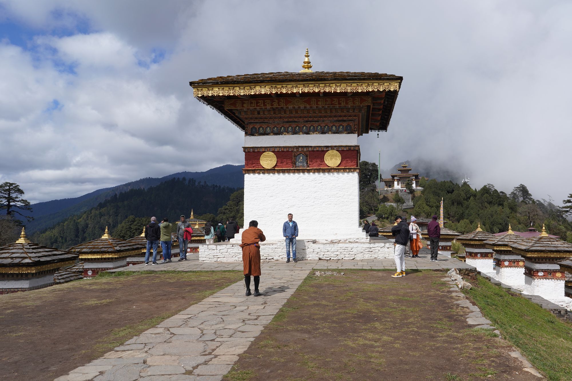 Bhutan – Buddha Dordenma, Dochula Pass, Chimi Lhakhang (65)