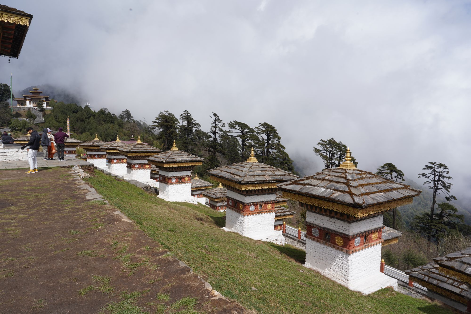 Bhutan – Buddha Dordenma, Dochula Pass, Chimi Lhakhang (66)