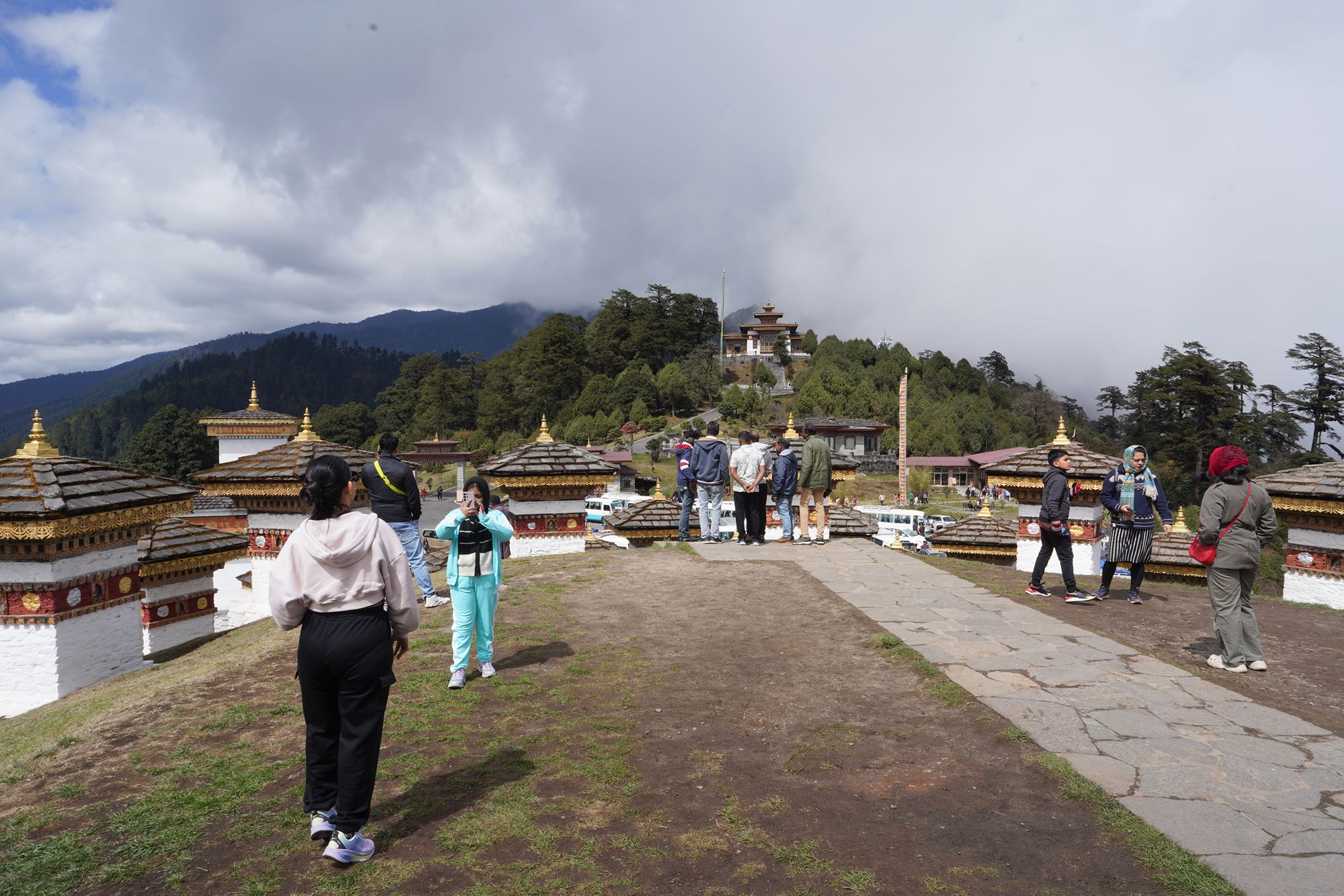 Bhutan – Buddha Dordenma, Dochula Pass, Chimi Lhakhang (70)