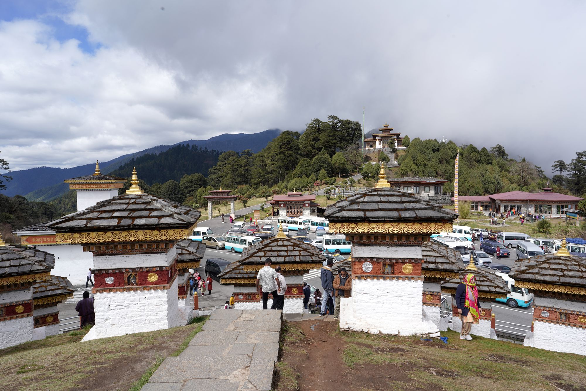 Bhutan – Buddha Dordenma, Dochula Pass, Chimi Lhakhang (71)