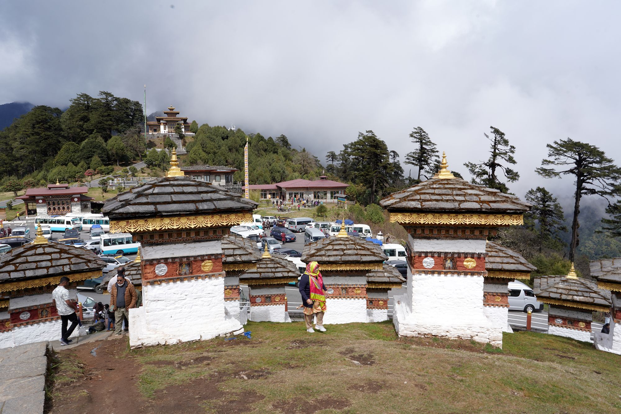 Bhutan – Buddha Dordenma, Dochula Pass, Chimi Lhakhang (72)
