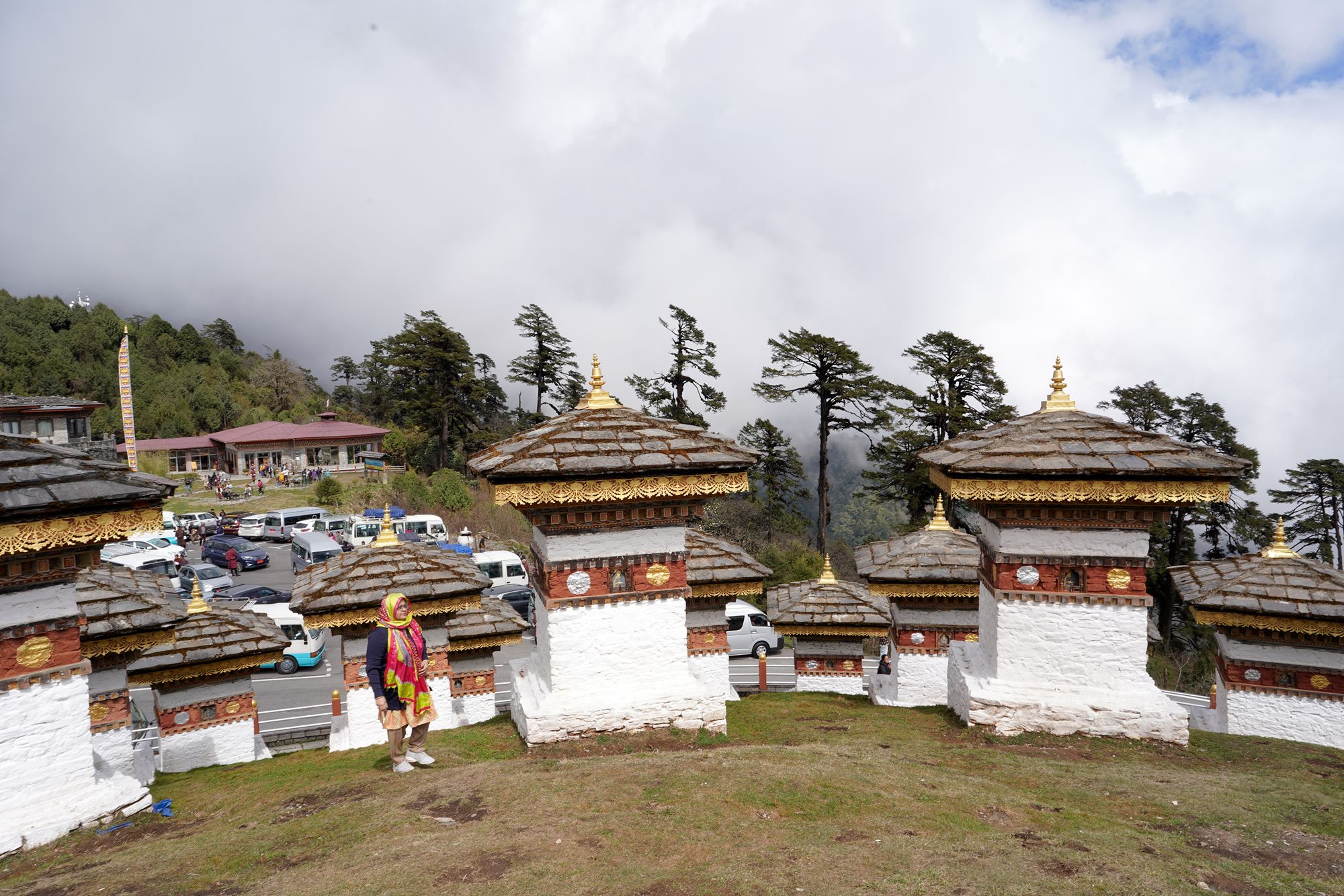 Bhutan – Buddha Dordenma, Dochula Pass, Chimi Lhakhang (73)