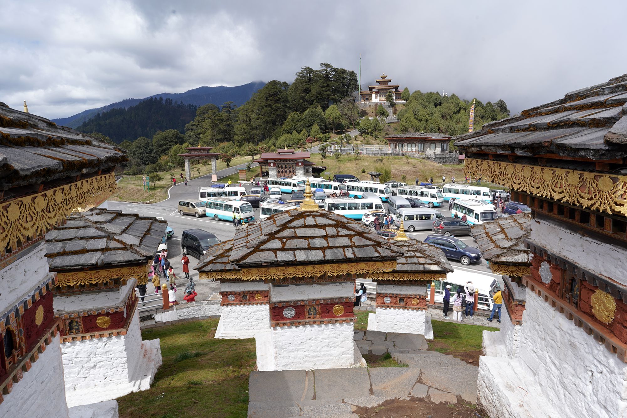Bhutan – Buddha Dordenma, Dochula Pass, Chimi Lhakhang (74)
