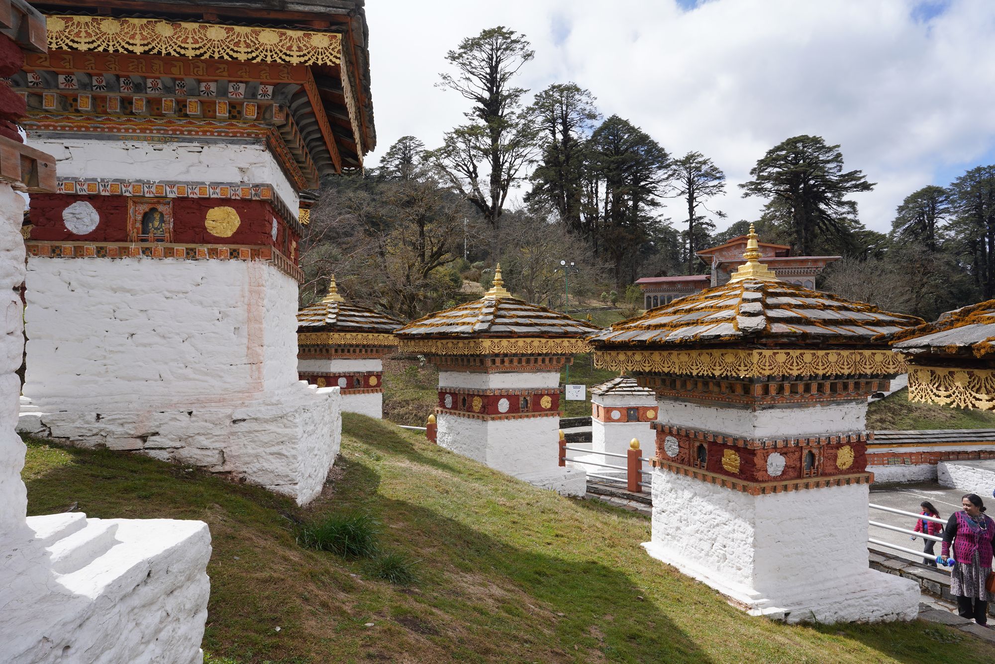 Bhutan – Buddha Dordenma, Dochula Pass, Chimi Lhakhang (76)