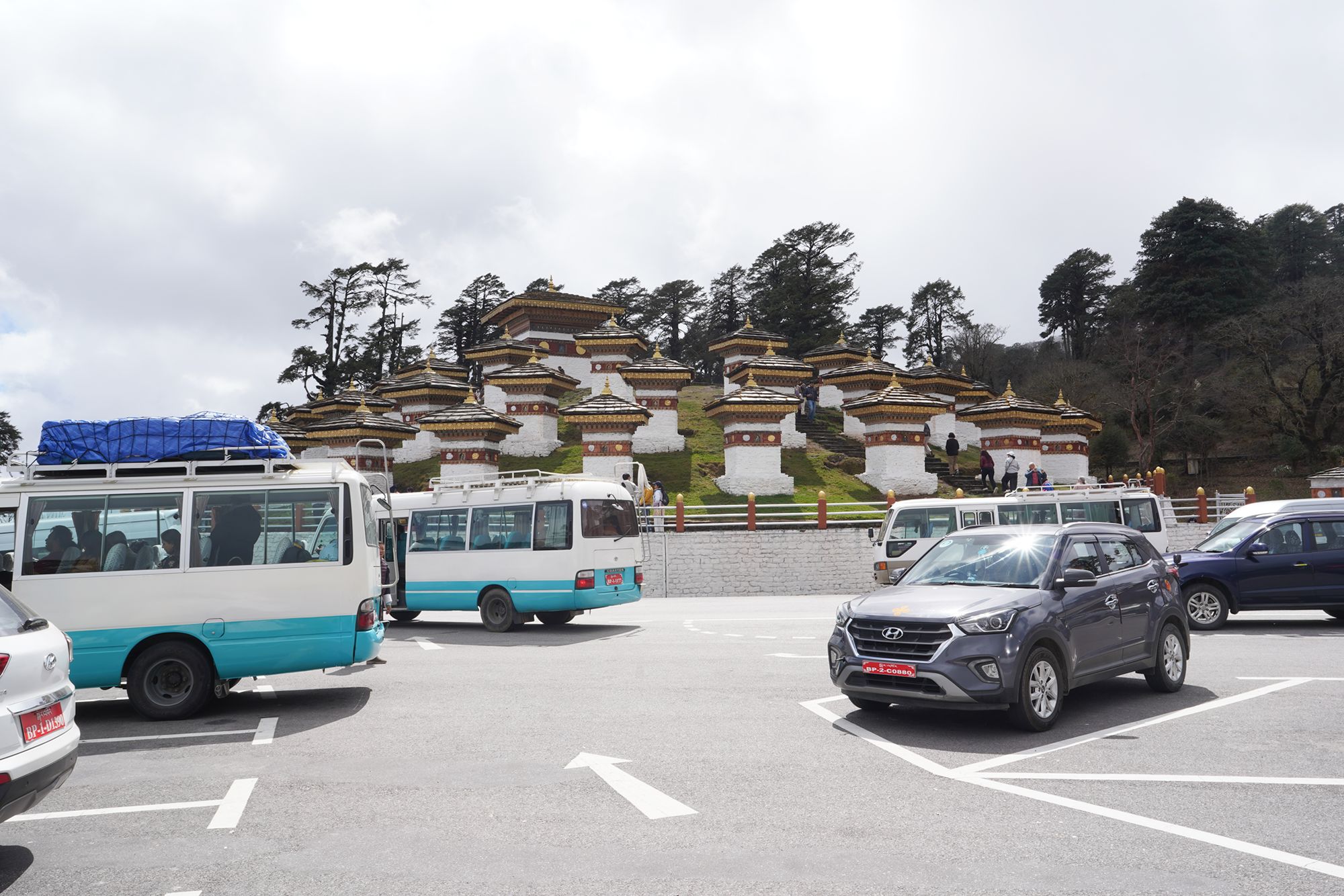 Bhutan – Buddha Dordenma, Dochula Pass, Chimi Lhakhang (78)