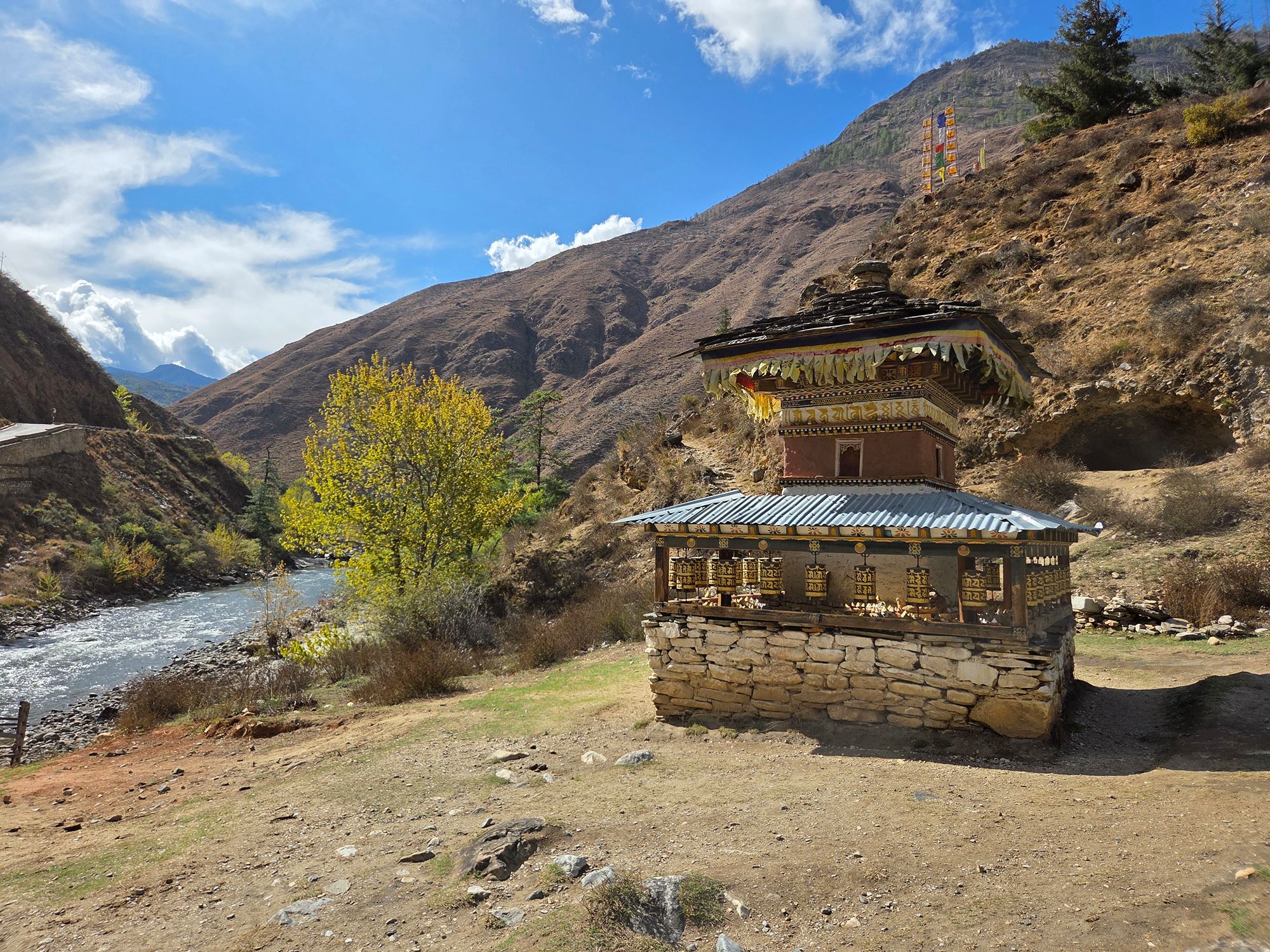 Bhutan – Buddha Dordenma, Dochula Pass, Chimi Lhakhang (8)