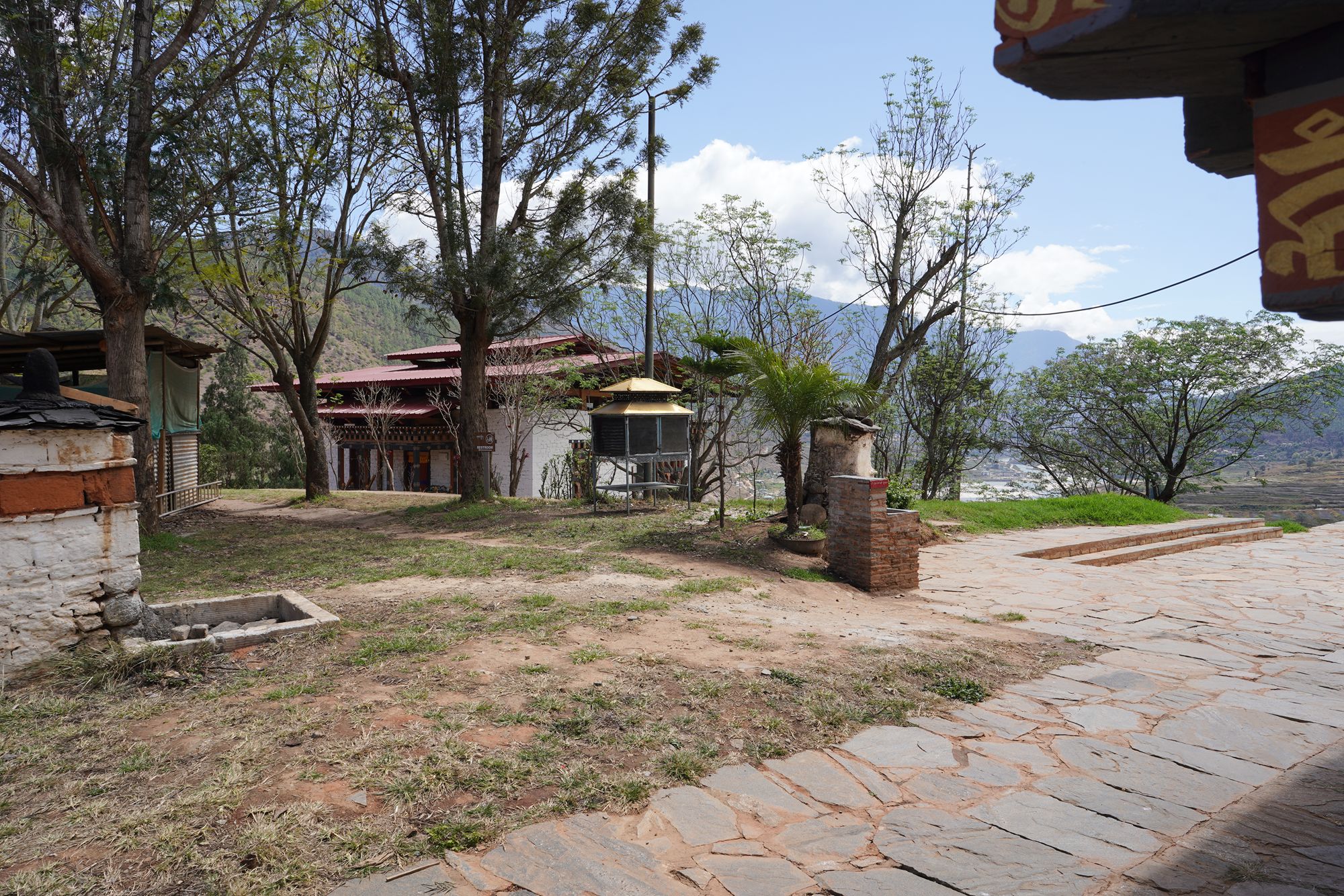 Bhutan – Buddha Dordenma, Dochula Pass, Chimi Lhakhang (93)