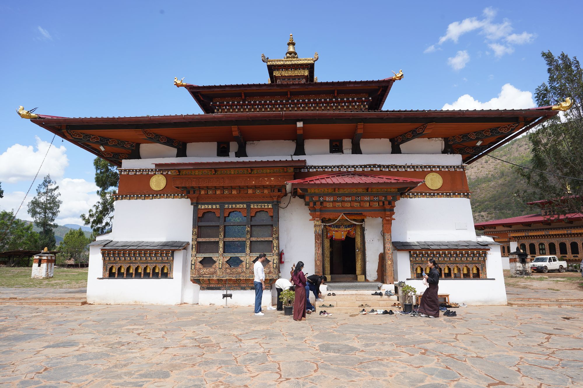 Bhutan – Buddha Dordenma, Dochula Pass, Chimi Lhakhang (99)