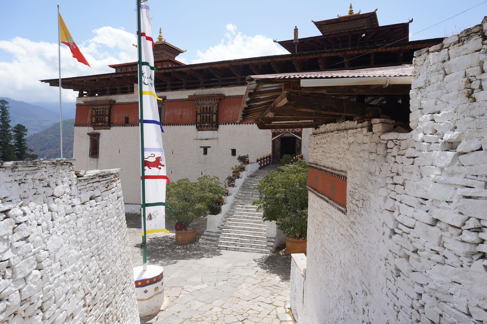 Bhutan – Punakha Dzong and Suspension Bridge, Paro Rinpung Dzong and Ta Dzong (101) Bhutan – Punakha Dzong and Suspension Bridge, Paro Rinpung Dzong and Ta Dzong (101)