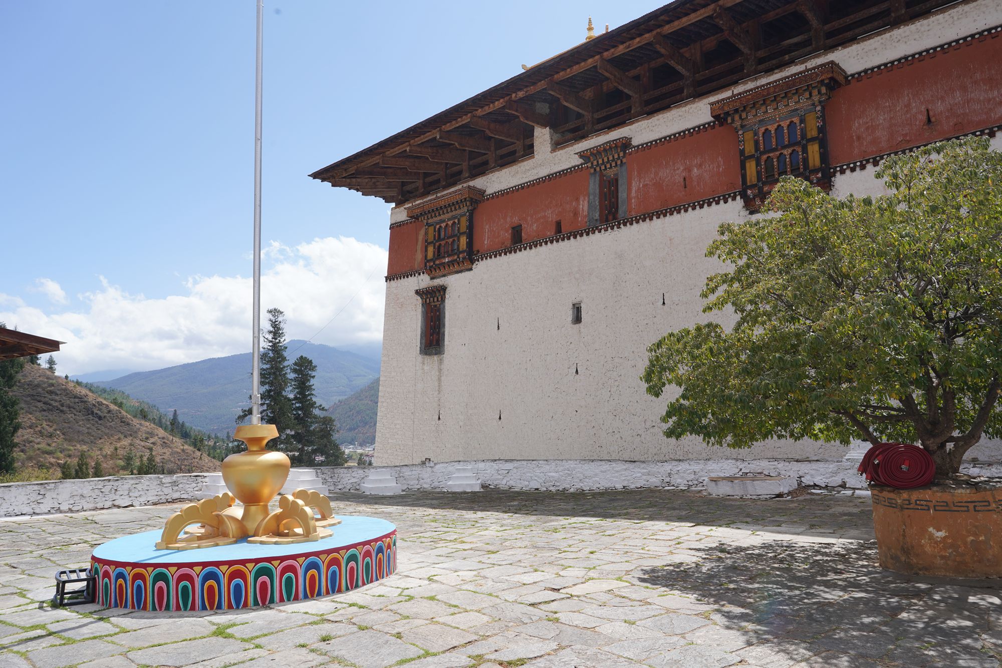 Bhutan – Punakha Dzong and Suspension Bridge, Paro Rinpung Dzong and Ta Dzong (102) Bhutan – Punakha Dzong and Suspension Bridge, Paro Rinpung Dzong and Ta Dzong (102)