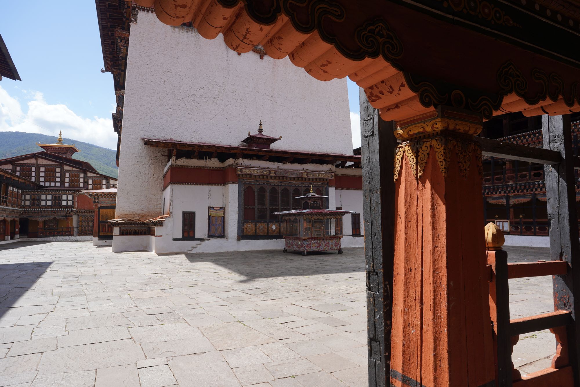 Bhutan – Punakha Dzong and Suspension Bridge, Paro Rinpung Dzong and Ta Dzong (109) Bhutan – Punakha Dzong and Suspension Bridge, Paro Rinpung Dzong and Ta Dzong (109)
