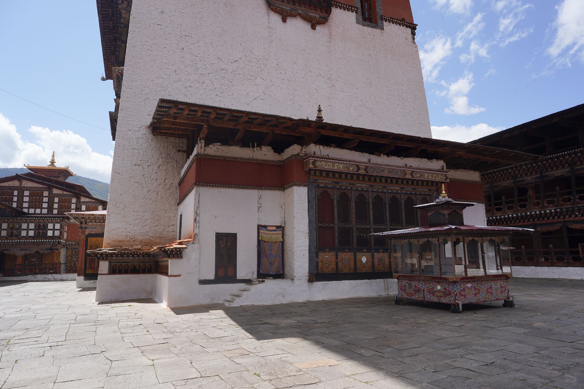 Bhutan – Punakha Dzong and Suspension Bridge, Paro Rinpung Dzong and Ta Dzong (110) Bhutan – Punakha Dzong and Suspension Bridge, Paro Rinpung Dzong and Ta Dzong (110)