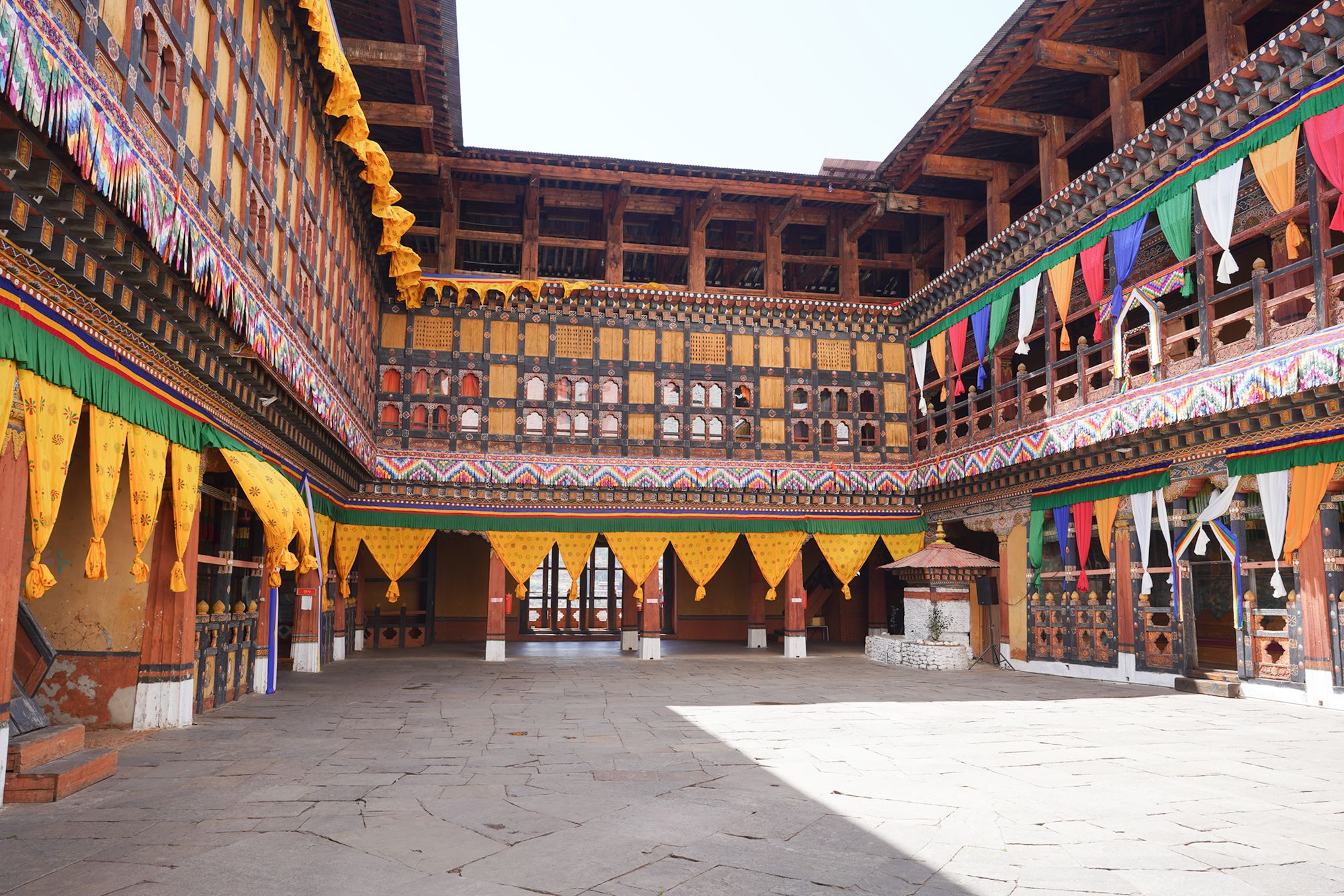 Bhutan – Punakha Dzong and Suspension Bridge, Paro Rinpung Dzong and Ta Dzong (122) Bhutan – Punakha Dzong and Suspension Bridge, Paro Rinpung Dzong and Ta Dzong (122)