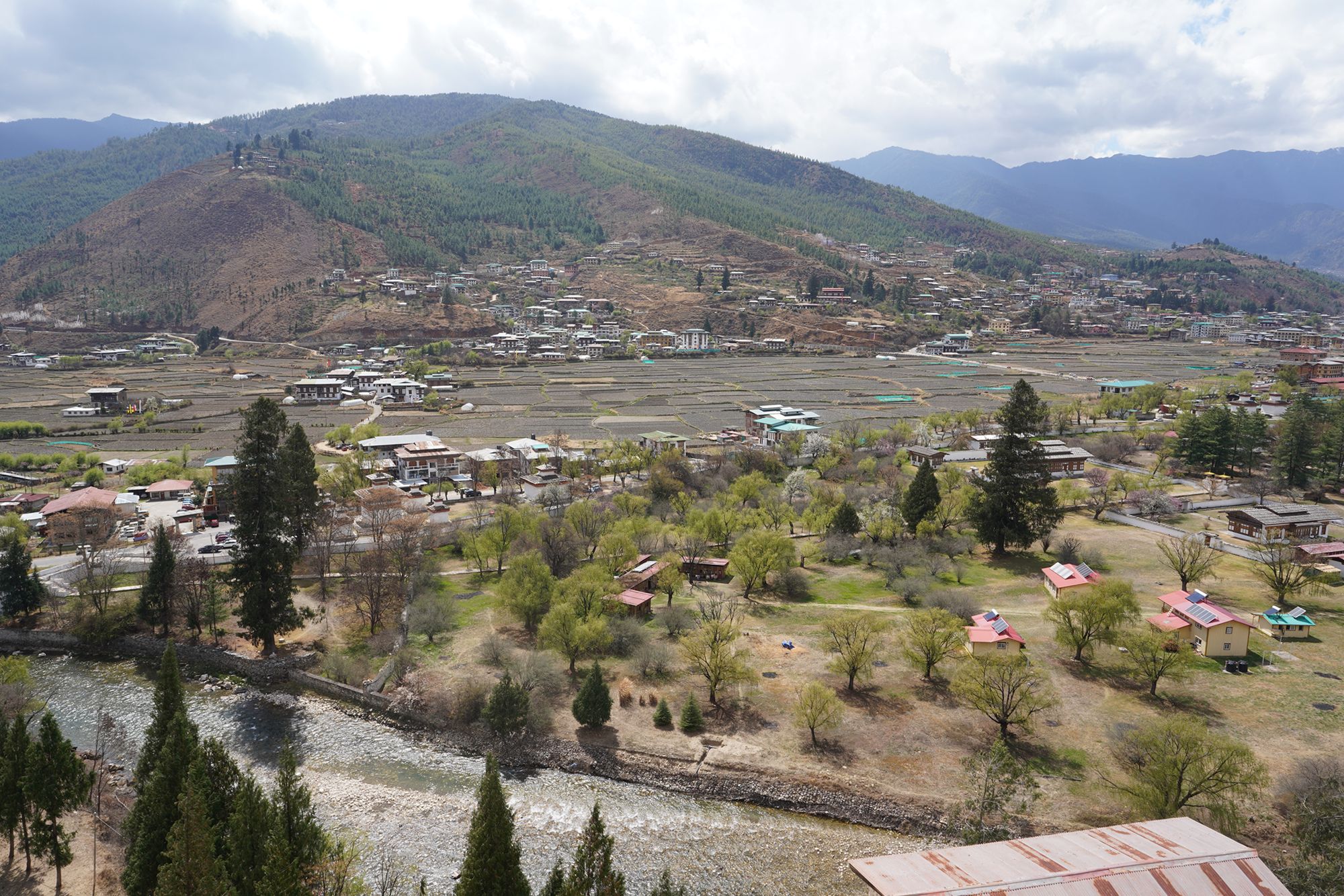 Bhutan – Punakha Dzong and Suspension Bridge, Paro Rinpung Dzong and Ta Dzong (133) Bhutan – Punakha Dzong and Suspension Bridge, Paro Rinpung Dzong and Ta Dzong (133)