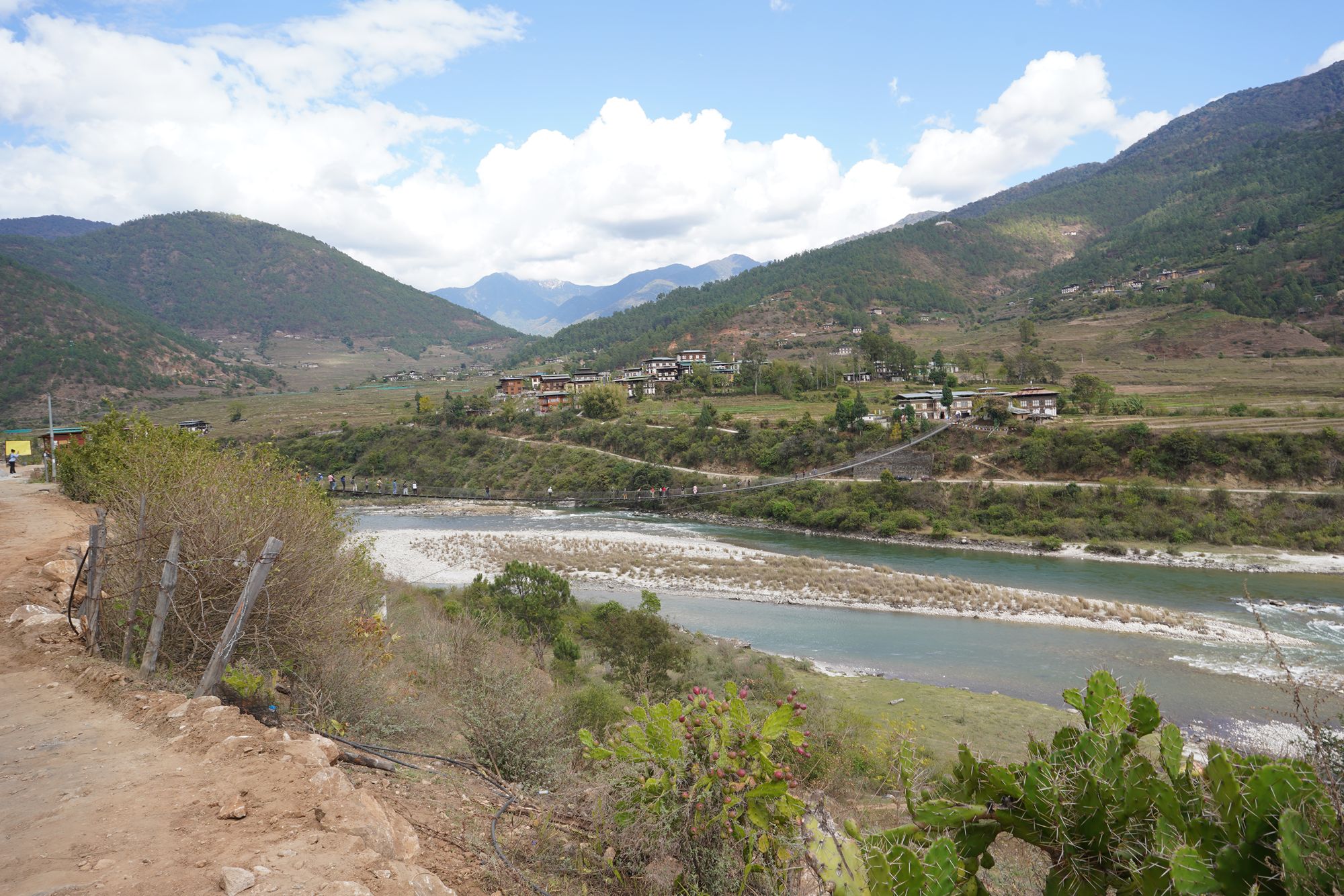 Bhutan – Punakha Dzong and Suspension Bridge, Paro Rinpung Dzong and Ta Dzong (64) Bhutan – Punakha Dzong and Suspension Bridge, Paro Rinpung Dzong and Ta Dzong (64)