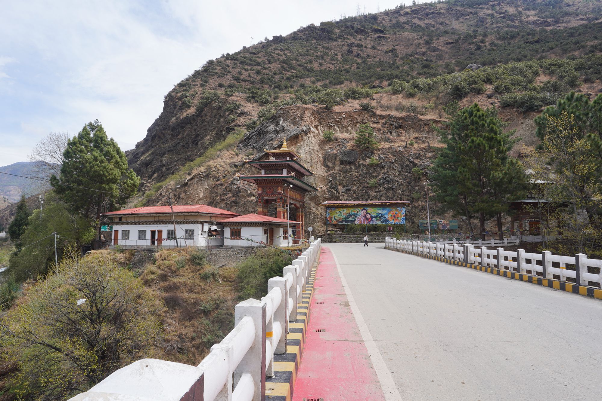 Bhutan – Punakha Dzong and Suspension Bridge, Paro Rinpung Dzong and Ta Dzong (88) Bhutan – Punakha Dzong and Suspension Bridge, Paro Rinpung Dzong and Ta Dzong (88)